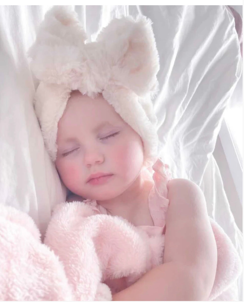 Minky Oversized Bow -Bone - handmade SKYLAROSECO