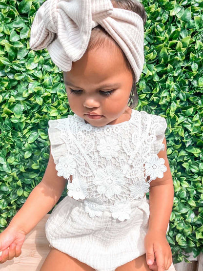 Linen lace flutter romper - Beige